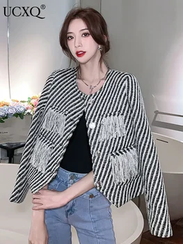 UCXQ אופנה קוריאנית, אשת החברה הגבוהה, שחור-לבן עם פסים קוצים ג ' קט הטוויד האביב-קיץ החדשה O-צוואר שרוול ארוך גזוז מעיל 10AB3426
