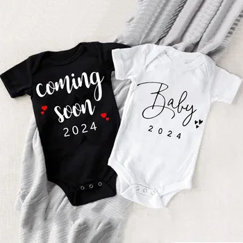 התינוק הודעה בקרוב 2024 תינוק בגדי הגוף בנים בנות חמוד בגדי תינוקות רומפר תינוק שרוול קצר בגדי הגוף